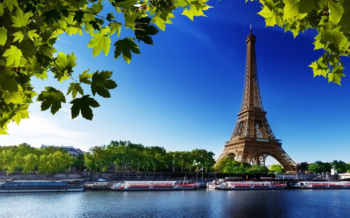 Eiffel Tower Background Wallpaper