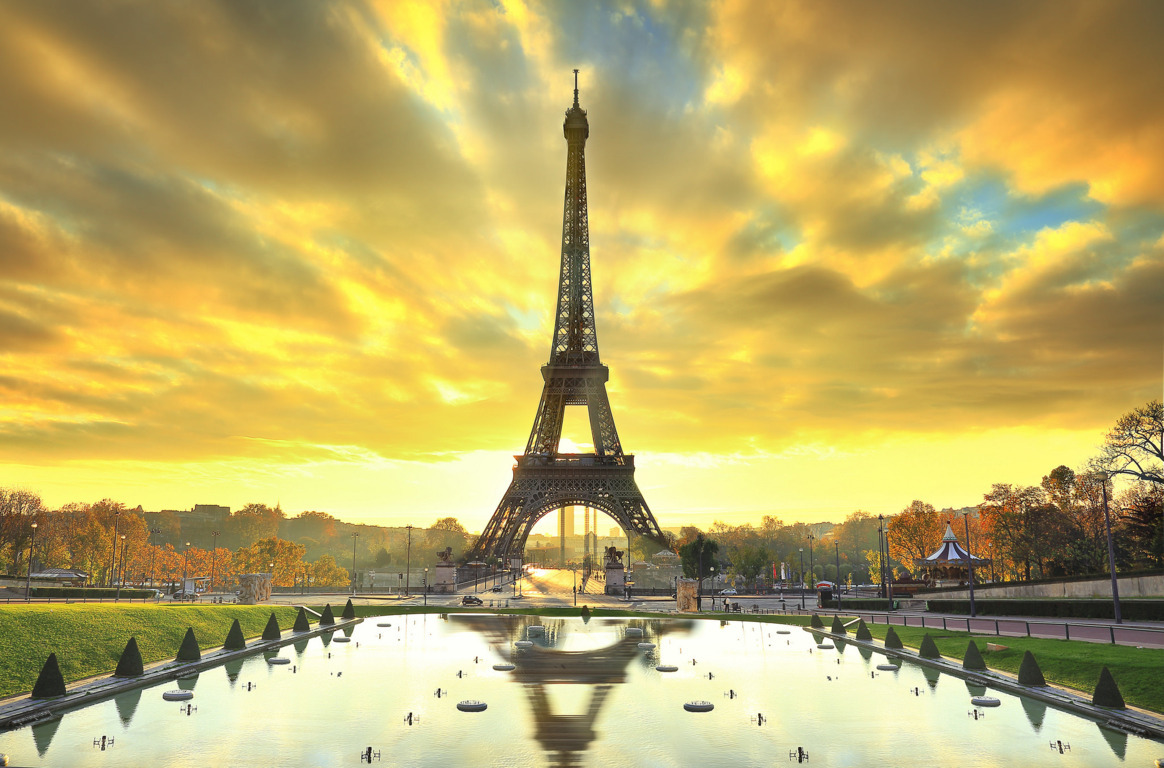 Eiffel Tower HD Wallpaper
